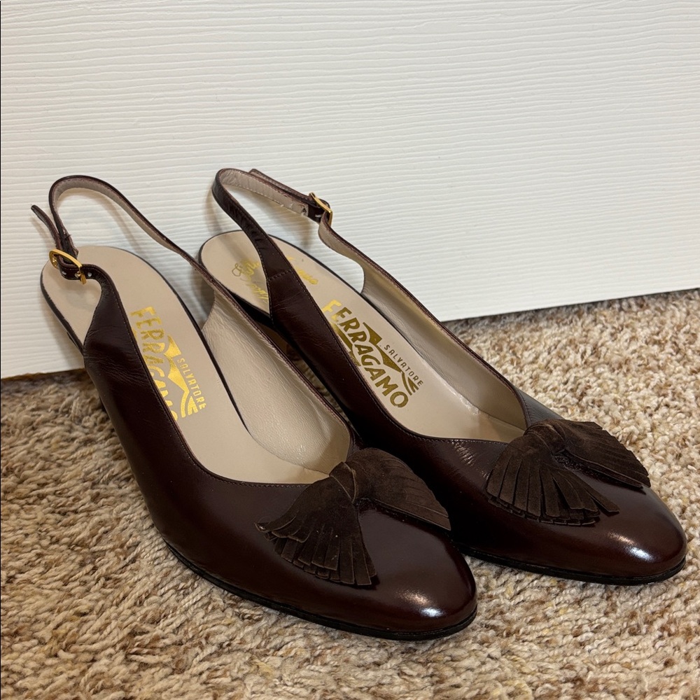 Salvatore Ferragamo Saks Fifth Avenue brown leather slingback heels tassel Sz 8